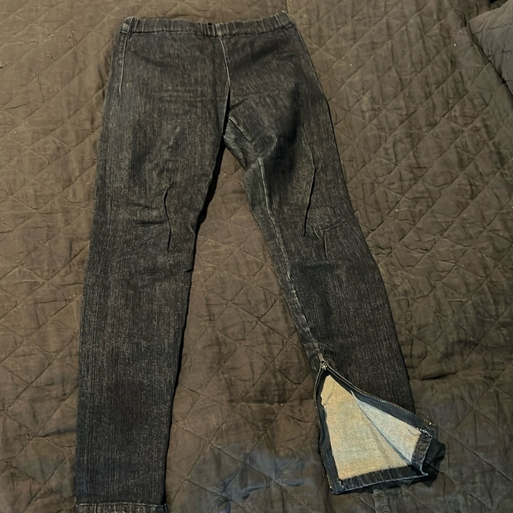 Elastic waist  blue jeans legging. XS. Zipper at ankle